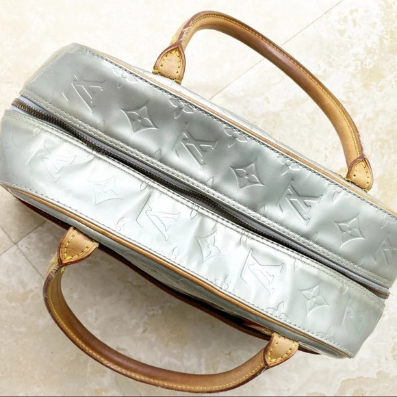 Louis Vuitton Monogram Thompkins Silver Vernis Tote - Picture 13 of 16